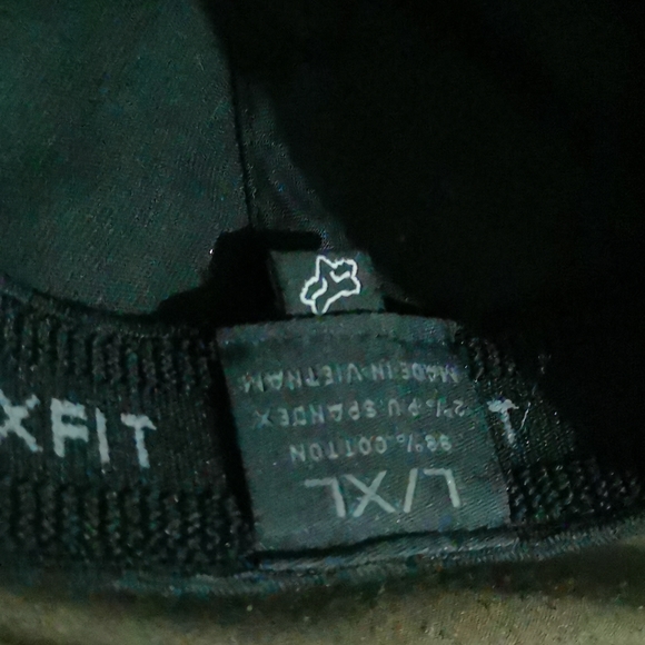 Hat - Picture 2 of 3